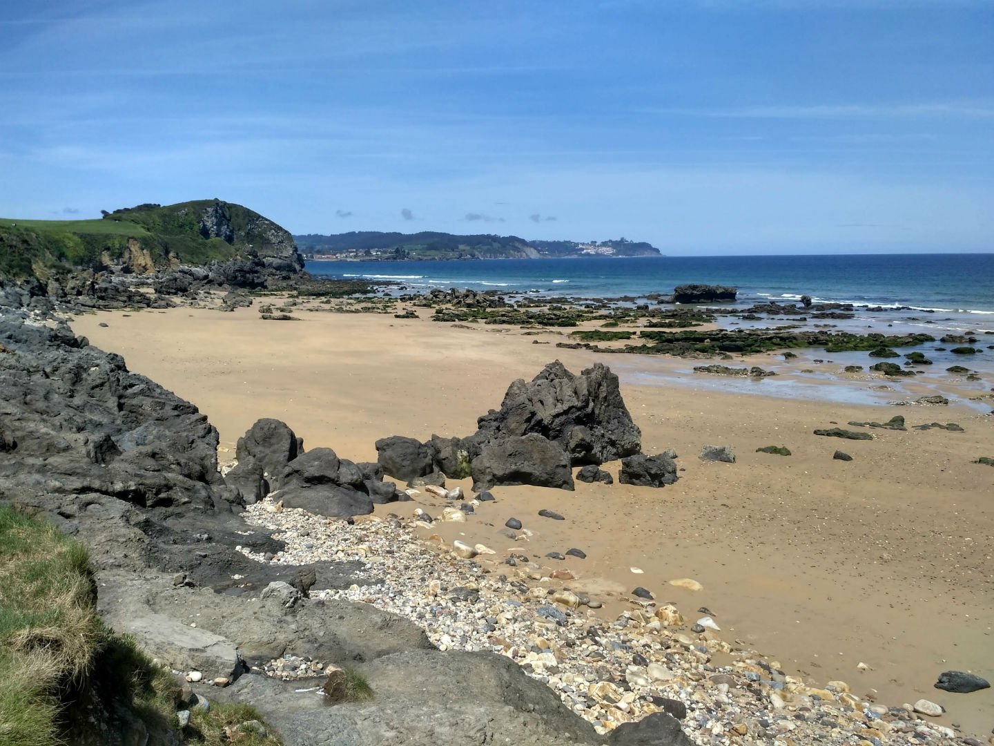 Foto de Playa de la Beciella en Caravia, Asturias