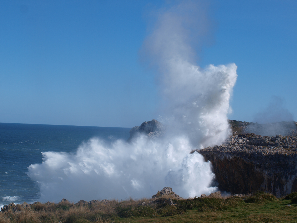 En este momento estás viendo Los bufones de los acantilados del oriente de Asturias
