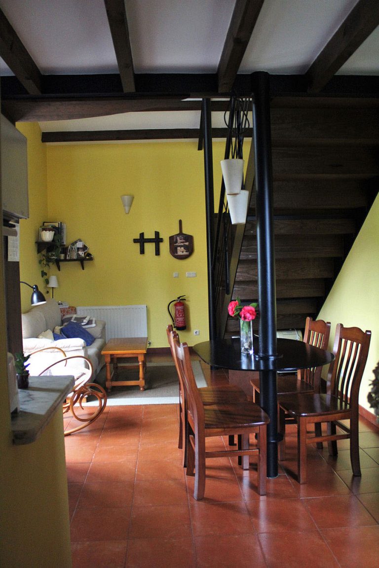 comedor salon apartamento silos correntiu sardalla ribadesella 768x1152