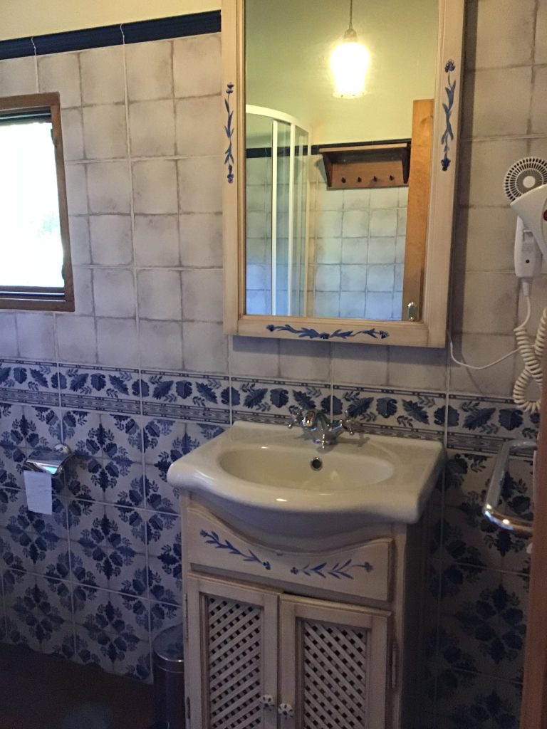 cuarto bano estudio camangu ribadesella 768x1024
