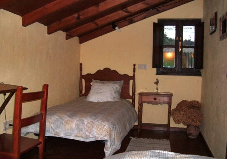 dormitorio dos camas casa rural correntiu 768x538
