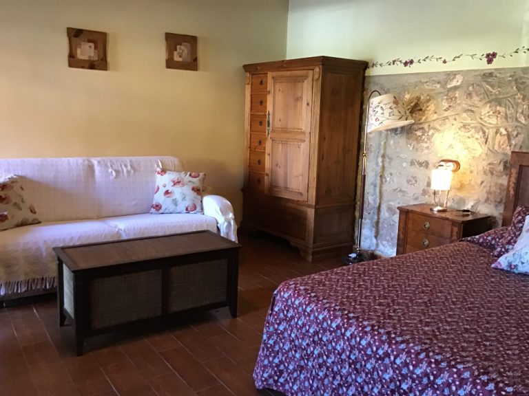 dormitorio salon estudio camangu ribadesella 768x576